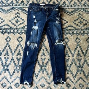 KanCan Mid Rise Destructed Skinny Jeans Size 7/27